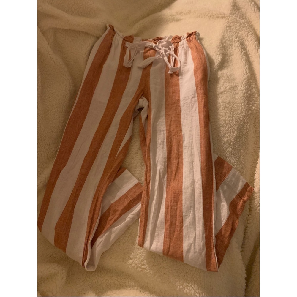 High-waisted pants